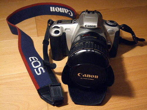 Bargain!Bargain!! Canon Flim Cammera EOS300KIT